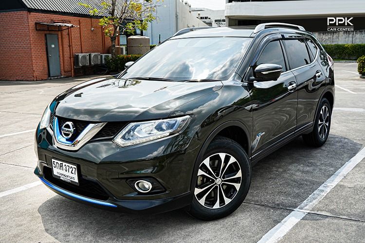 รถ Nissan X-Trail 2.0 V Hybrid 4WD สี เขียว