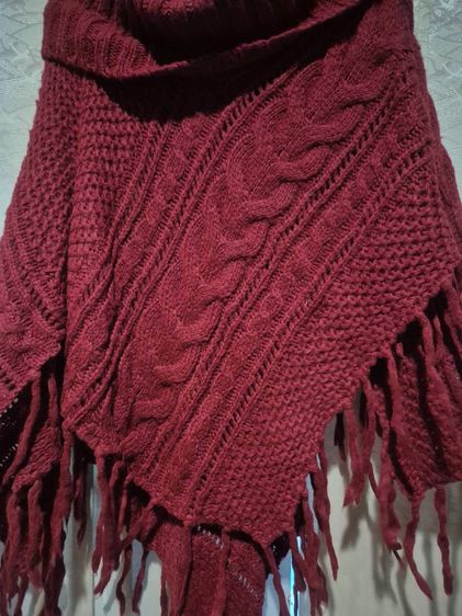 ผ้าคลุมไหล่ไหมพรม สีแดง หนาๆ อุ่น ๆ สามารถใส่ได้เหมือนเสื้อคลุม รูปที่ 2