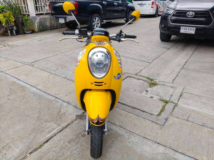 🛵ยังไงก็ขาย SCOOPY-i ปี 60 เครื่องดี สีสวย สตาร์ทมือ เล่มชุดโอนครบ+เปลี่ยนถ่ายน้ำมันเครื่องฟรี ส่งฟรี30 ก.ม รูปที่ 4