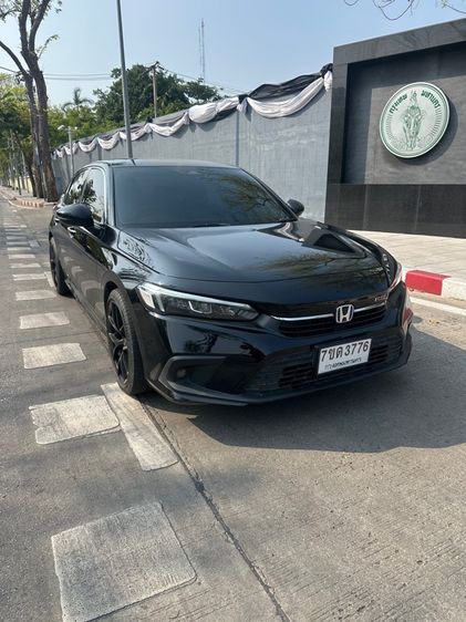 Honda Civic 2023 2.0 eHEV RS Sedan เบนซิน เกียร์อัตโนมัติ ดำ รูปที่ 2