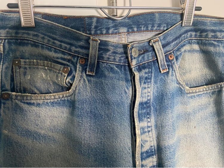 กางเกงยีนส์ Vintage Levis 501 ริมเเดง กระดุม 555 ปี 90s รูปที่ 4