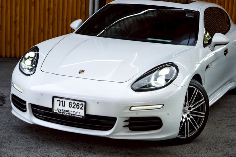Porsche Panamera 2015 2.9 4S E-Hybrid 4WD Sedan ปลั๊กอินไฮบริด (PHEV) ไม่ติดแก๊ส เกียร์อัตโนมัติ ขาว รูปที่ 4