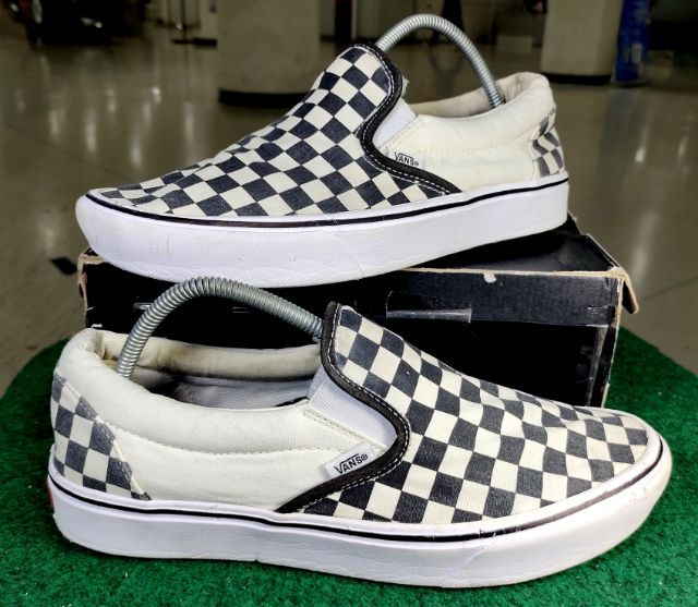 รองเท้า💥VANS Slip - On💥ของแท้‼️ลายสก็อต สีขาว - ดำ สวยๆ เดิม สภาพดี💥ไซร์ 43 รูปที่ 2