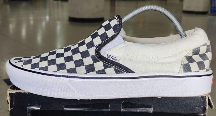 รองเท้า💥VANS Slip - On💥ของแท้‼️ลายสก็อต สีขาว - ดำ สวยๆ เดิม สภาพดี💥ไซร์ 43 รูปที่ 4