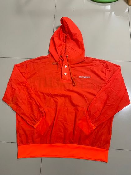 เสื้อกันลม VETEMENTS รูปที่ 4