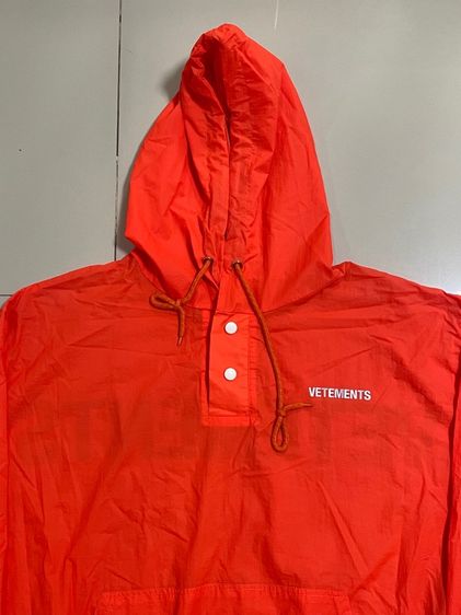 เสื้อกันลม VETEMENTS รูปที่ 5