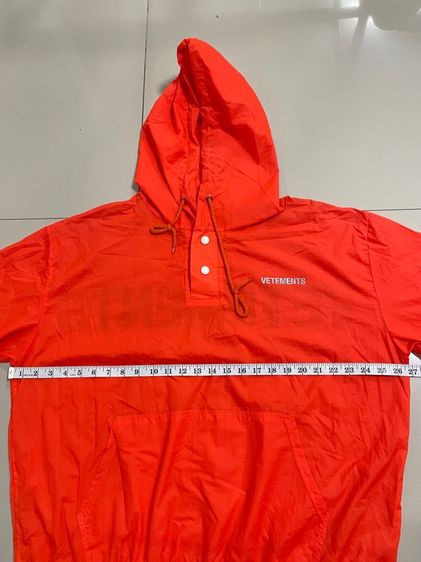 เสื้อกันลม VETEMENTS รูปที่ 11