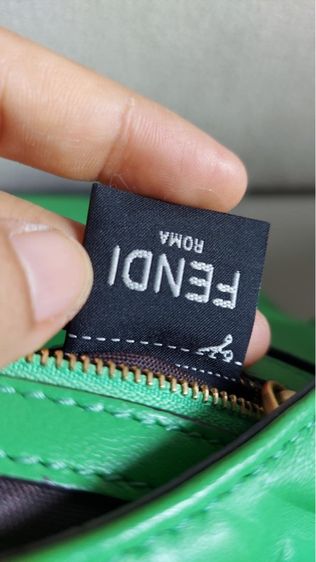 กระเป๋าสะพาย Fendi สีเขียว  รูปที่ 11