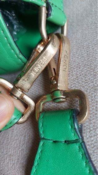 กระเป๋าสะพาย Fendi สีเขียว  รูปที่ 10