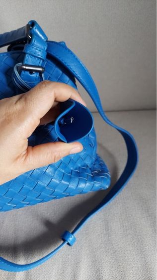 กระเป๋า bottega veneta หนังสานสีน้ำเงิน รูปที่ 18