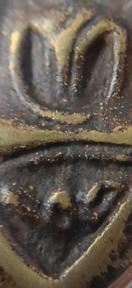 เหรียญหล่อ โบราญ รุ่นแรก หลวงพ่อวัดไร่ขิง (ก้นแมงดา) รูปที่ 3