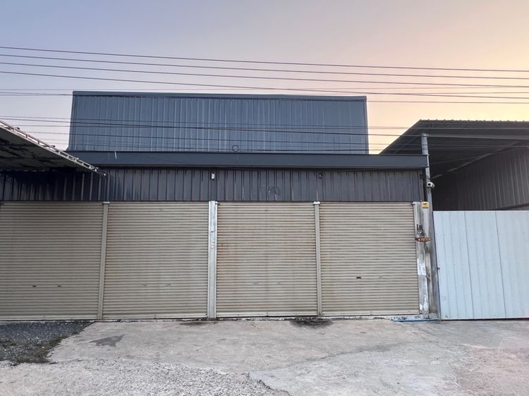 ขายบ้านพร้อมที่ดินขนาด 100 ตารางวา