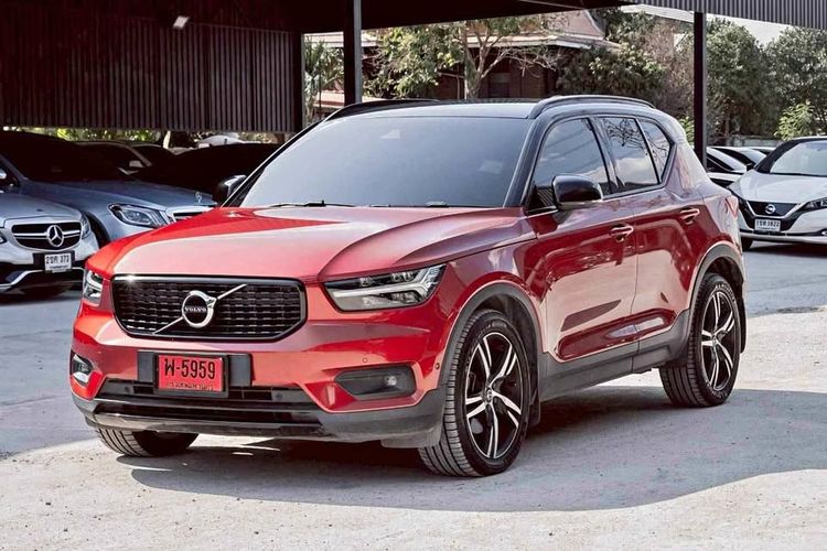 รถ Volvo XC40 2.0 T5 R-Design 4WD สี แดง