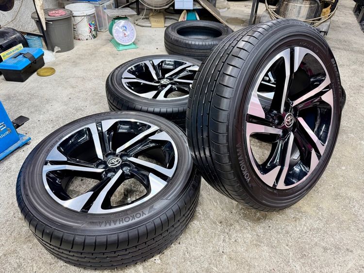 ล้อแม็ก TOYOTA YARIS CROSS ขอบ 18” ป้ายแดง ยาง YOKOHAMA 215-55R18 ปี 25 ตุ่มหน้ายางยังอยู่ครบ รูปที่ 2