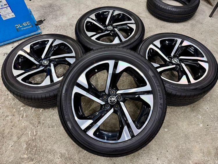 ล้อแม็ก TOYOTA YARIS CROSS ขอบ 18” ป้ายแดง ยาง YOKOHAMA 215-55R18 ปี 25 ตุ่มหน้ายางยังอยู่ครบ รูปที่ 3