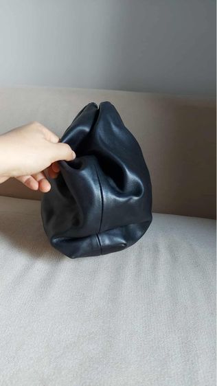 กระเป๋าคลัช Bottega Veneta สีดำ รูปที่ 3