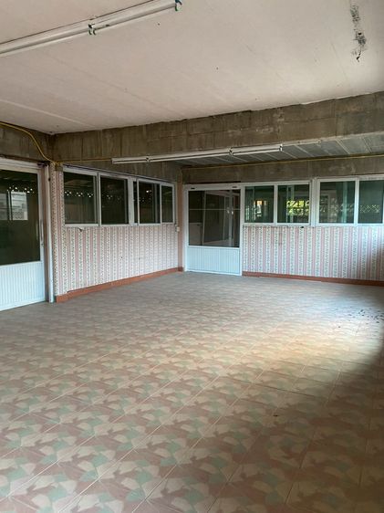 อื่นๆ ไม่มี สร้างเสร็จก่อน 2010 บ้านให้เช่าพื้นที่เก็บของ หรือ โกดังเก็บของ รูปที่ 4