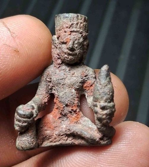 พระวิษณุศิลปะทวารวดีกรุศรีมโหสถ ปราจีนบุรี