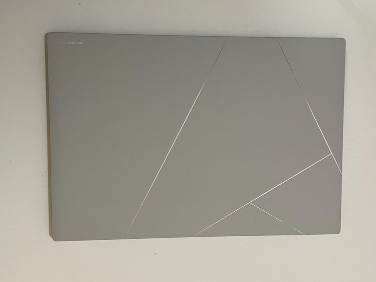 ส่งต่อโน้ตบุ๊ก ASUS Zenbook S16 UM5606WA Ryzen9 32GB จอ16นิ้ว OLED3K ประกันเหลือ 2 ปี รูปที่ 3