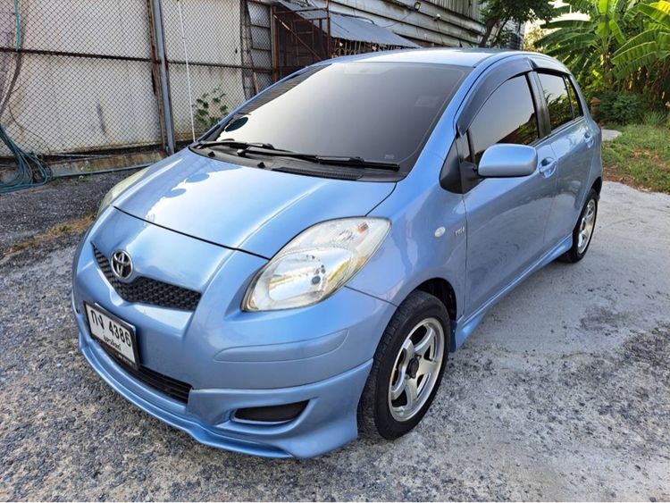 รถ Toyota Yaris 1.5 J สี ฟ้า