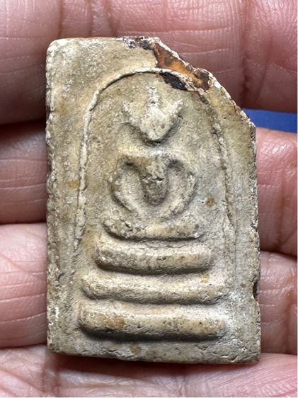 พระสมเด็จพิมพ์อกครุฑ เศียรบาตร บิ่นเดิม