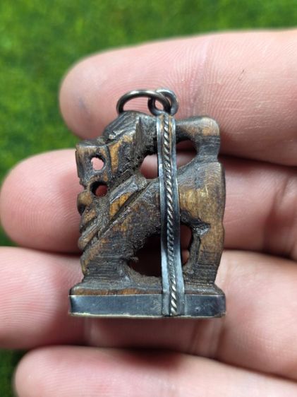 สิงห์ไม้แกะหลวงพ่อรอดเก่าๆ