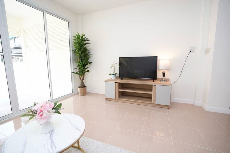 อื่นๆ ตกแต่งครบ สร้างเสร็จก่อน 2010 🏡 ขายทาวน์เฮ้าส์ 2 ชั้น ลาดพร้าว – รีโนเวทใหม่ทั้งหลัง พร้อมอยู่ 💥 ฟรีค่าโอน รูปที่ 2