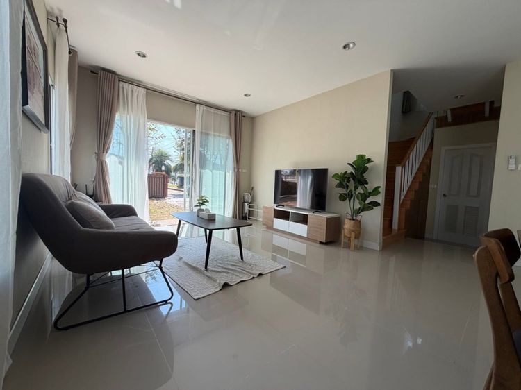 ตกแต่งครบ 🏡 บ้านเช่า พร้อมเข้าอยู่ 3ห้องนอน 3ห้องน้ำ รูปที่ 2