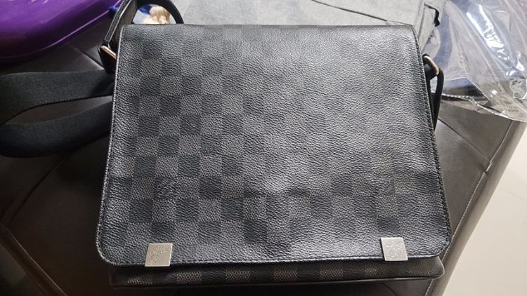 กระเป๋าสะพาย​ผู้ชาย Louis Vuitton