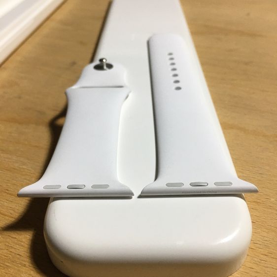 สายนาฬิกา Apple Watch สีขาว สภาพใหม่ ของแท้ ศูนย์  Size MและL ขนาด 42 44 45 ใส่ด้วยกันได้ พร้อมกล่องใส่   รูปที่ 9