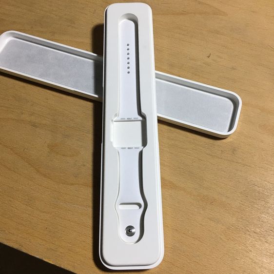 สายนาฬิกา Apple Watch สีขาว สภาพใหม่ ของแท้ ศูนย์  Size MและL ขนาด 42 44 45 ใส่ด้วยกันได้ พร้อมกล่องใส่   รูปที่ 5