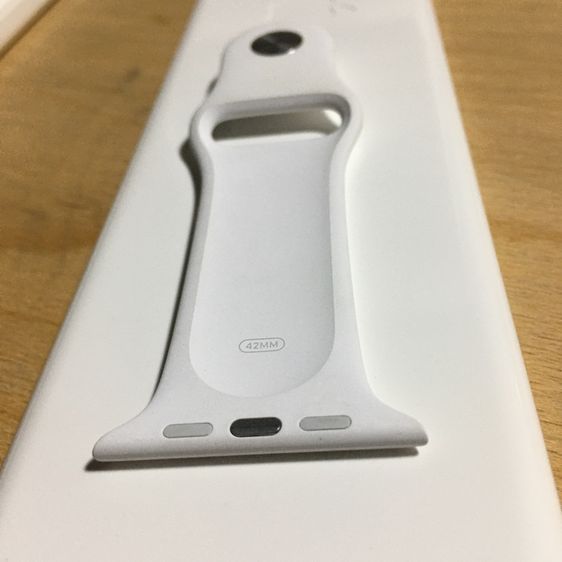 สายนาฬิกา Apple Watch สีขาว สภาพใหม่ ของแท้ ศูนย์  Size MและL ขนาด 42 44 45 ใส่ด้วยกันได้ พร้อมกล่องใส่   รูปที่ 15