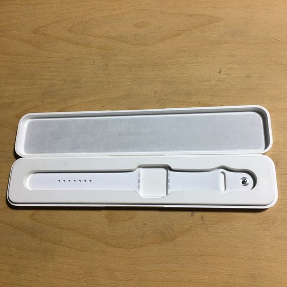 สายนาฬิกา Apple Watch สีขาว สภาพใหม่ ของแท้ ศูนย์  Size MและL ขนาด 42 44 45 ใส่ด้วยกันได้ พร้อมกล่องใส่   รูปที่ 3