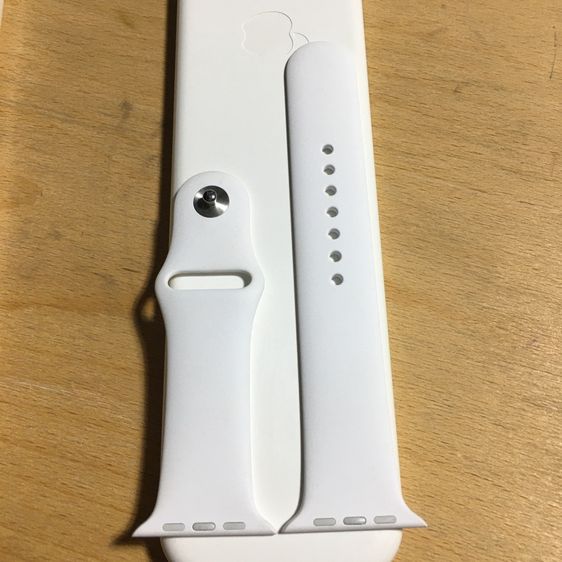สายนาฬิกา Apple Watch สีขาว สภาพใหม่ ของแท้ ศูนย์  Size MและL ขนาด 42 44 45 ใส่ด้วยกันได้ พร้อมกล่องใส่   รูปที่ 6