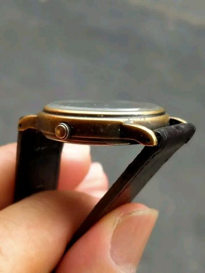 นาฬิกา Alba 2เข็มครึ่ง ถ่าน 
สภาพดี เดินดี ใช้งานปกติ รูปที่ 5