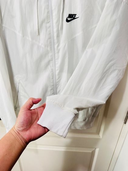 เสื้อวอร์มฮู้ด(ผ้าร่ม)สีขาว แบรนด์ Nike รุ่น Windrunner Hooded  รูปที่ 9