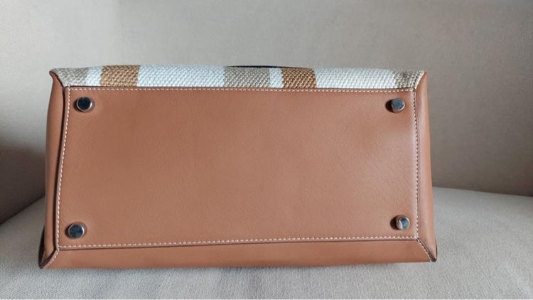 กระเป๋าถือ Loewe สีน้ำตาล รูปที่ 5