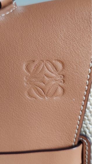 กระเป๋าถือ Loewe สีน้ำตาล รูปที่ 10