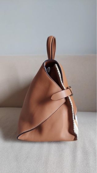 กระเป๋าถือ Loewe สีน้ำตาล รูปที่ 3