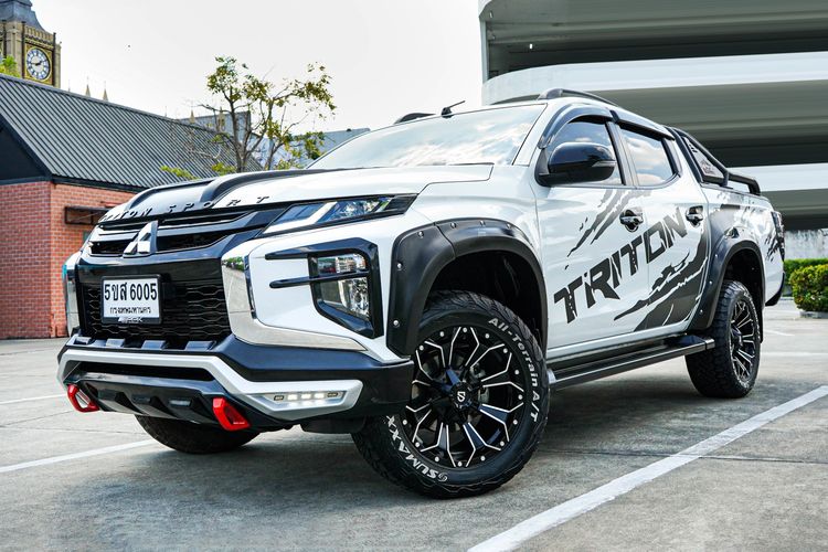 รถ Mitsubishi Triton 2.4 GLS Plus สี ขาว