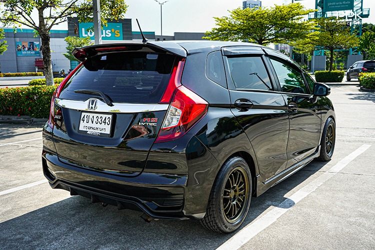 Honda Jazz 2018 1.5 RS i-VTEC Sedan เบนซิน ไม่ติดแก๊ส เกียร์อัตโนมัติ ดำ รูปที่ 4