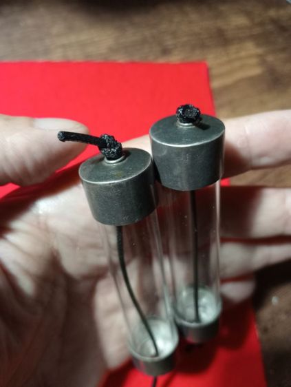 ตะกรุดเนื้อเงินแท้เก่าโบราณขนาดใหญ่สภาพเยี่ยม รูปที่ 2