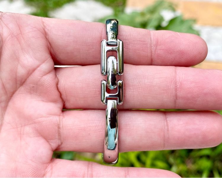 นาฬิกาGucci 1400L Bangle Watch (swiss made) แท้ศูนย์ รูปที่ 4