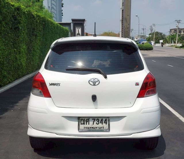 Toyota Yaris 2009 1.5 S Sedan เบนซิน ไม่ติดแก๊ส เกียร์อัตโนมัติ ขาว