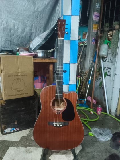 กีต้าร์โปร่งภาคไฟฟ้า martin lee 