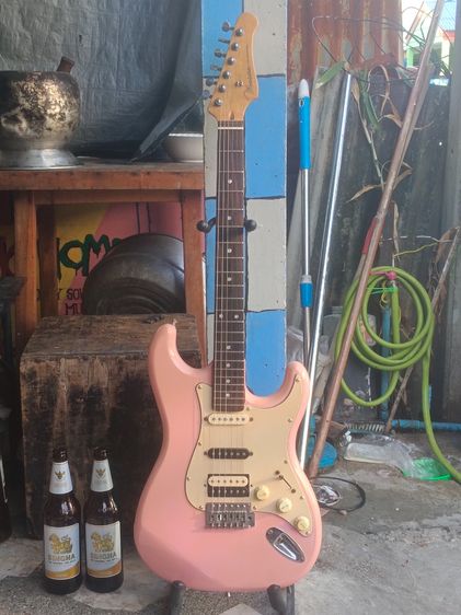 กีต้าร์ไฟฟ้ารุ่น mavic made 