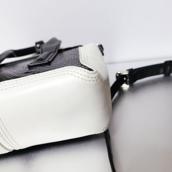 Used Like New 3.1 Phillip Lim
 Pashli Elaphe Leather and Woven Mini Bag รูปที่ 8