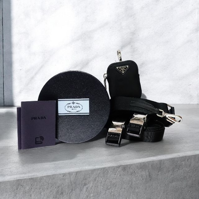 New PRADA
Yoga Mat with Strap and Mini Nylon Bag รูปที่ 2