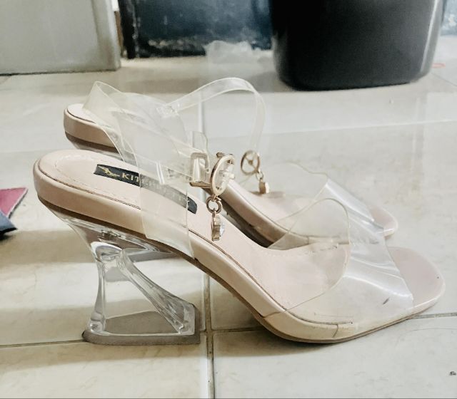 รองเท้าส้นสูง เบอร์ 35-36 รูปที่ 2