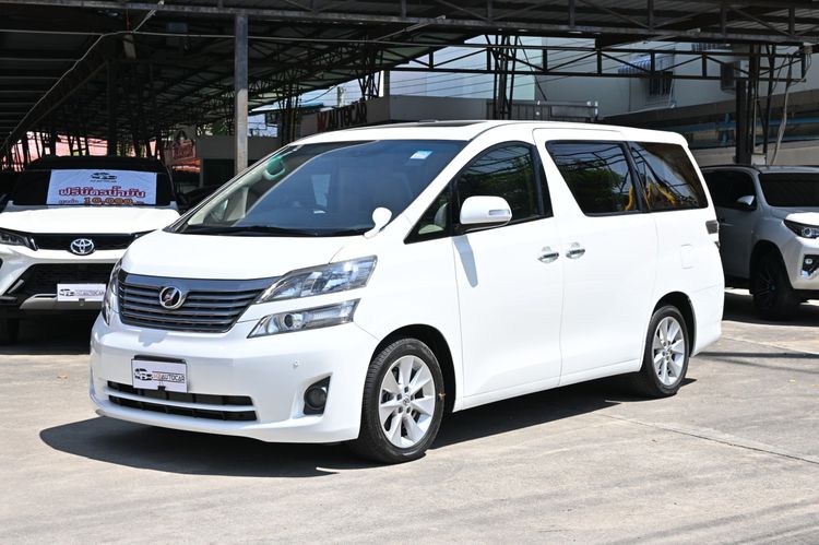 รถ Toyota Vellfire 2.4 V สี ขาว